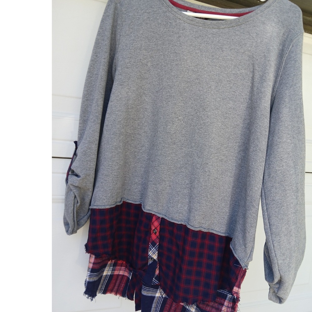 Gray Womens Multiples Pullover Top Medium Red/Navy Plaid Back Buttons